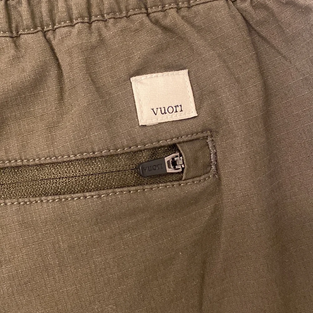 Women’s Vuori vintage, ripstop, short dark, oregano, size small - Picture 5 of 8